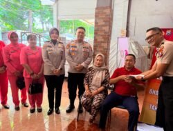 Semangat Bhayangkara, Tiga Kapolsek di Sidoarjo Beri Dukungan Moril kepada Anggota yang Sakit