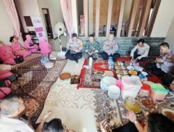 Sambut HUT Bhayangkara ke-80, Polsek Rayon Selatan Anjangsana dan Takziah Wujud Solidaritas Keluarga Besar Polri