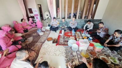 Sambut HUT Bhayangkara ke-80, Polsek Rayon Selatan Anjangsana dan Takziah Wujud Solidaritas Keluarga Besar Polri