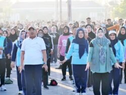 Semarak Senam dan Nobar Piala Dunia 2026 di Alun-alun Kota Kuala Tungkal, dihadiri langsung Bupati dan Istri