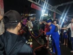 Kapal Nelayan Bermuatan Ikan Terbakar di Dermaga PPN Brondong, Polisi Pastikan Tak Ada Korban Jiwa