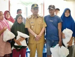 Bupati Anton Tinjau Korban Puting Beliung di Pematang Bandar, Salurkan 1.200 Lembar Seng dan Bantuan Sembako