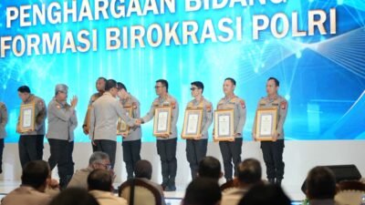 Polresta Sidoarjo Raih Penghargaan Bidang Reformasi Birokrasi Polri