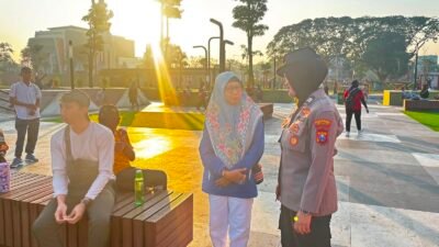 Polwan Polresta Sidoarjo Amankan Car Free Day Alun-alun
