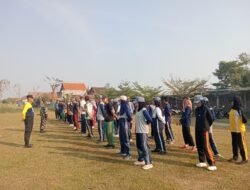 Jelang HUT Ke-81 RI, Polsek Tarik Bersama Koramil dan Satpol PP Intensif Latih Calon Paskibra
