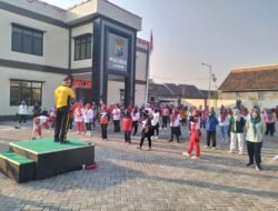 Polsek Jabon Hadir di Tengah Masyarakat, Semarakkan HUT ke-81 Kemerdekaan RI dengan Senam dan Lomba