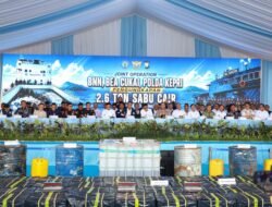 Terbongkar! Kapal Berbendera Tanzania Bawa 2,6 Ton Metamfetamin Cair di Perairan Karimun