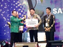 Bupati Subandi Terima Penghargaan Mendagri atas Keberhasilan Pemkab Sidoarjo Pengelolaan Sampah dan Lingkungan Asri