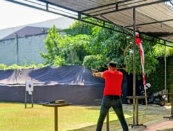 Tangan Tak Boleh Kaku, AKP Adik Agus Putrawan Terus Pertajam Skill Menembak