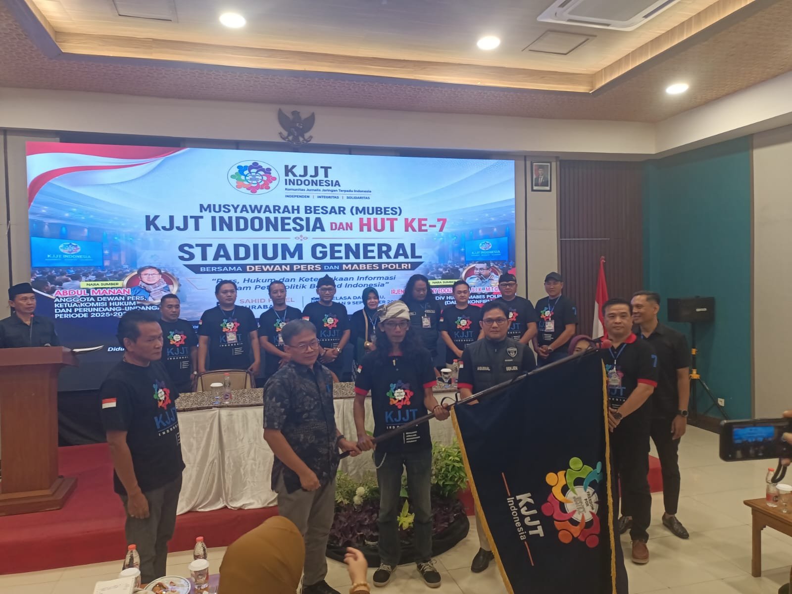 “Saya Ingin Anak Saya Bangga Ayahnya Wartawan”, Kisah di Balik Perjalanan KJJT Indonesia