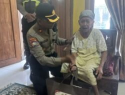 Jumat Berkah, Polsek Taman Berbagi Sembako untuk Warga yang Membutuhkan