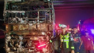 Bus PO Tunas Muda Ludes Terbakar di Tol Batang-Semarang, 15 Penumpang Selamat