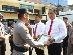 Kapolres Pelabuhan Tanjung Perak Apresiasi Satuan Kerja Narkoba dengan Pengungkapan Kasus Terbanyak