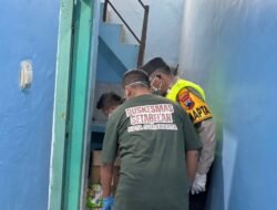 Polisi dan Dokkes lakukan pemeriksaan