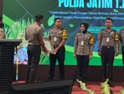 Penyerahan Penghargaan Bhabinkamtibmas Polres Bangkalan