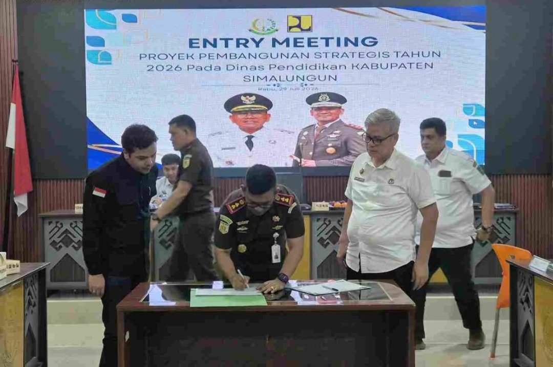 Kejari Simalungun Kawal Proyek Revitalisasi Pendidikan, Kajari Munawal Hadi Tekankan Transparansi dan Kepatuhan