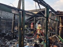 Gudang Meubel di Tempuran Magelang Ludes Terbakar