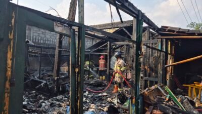 Gudang Meubel di Tempuran Magelang Ludes Terbakar