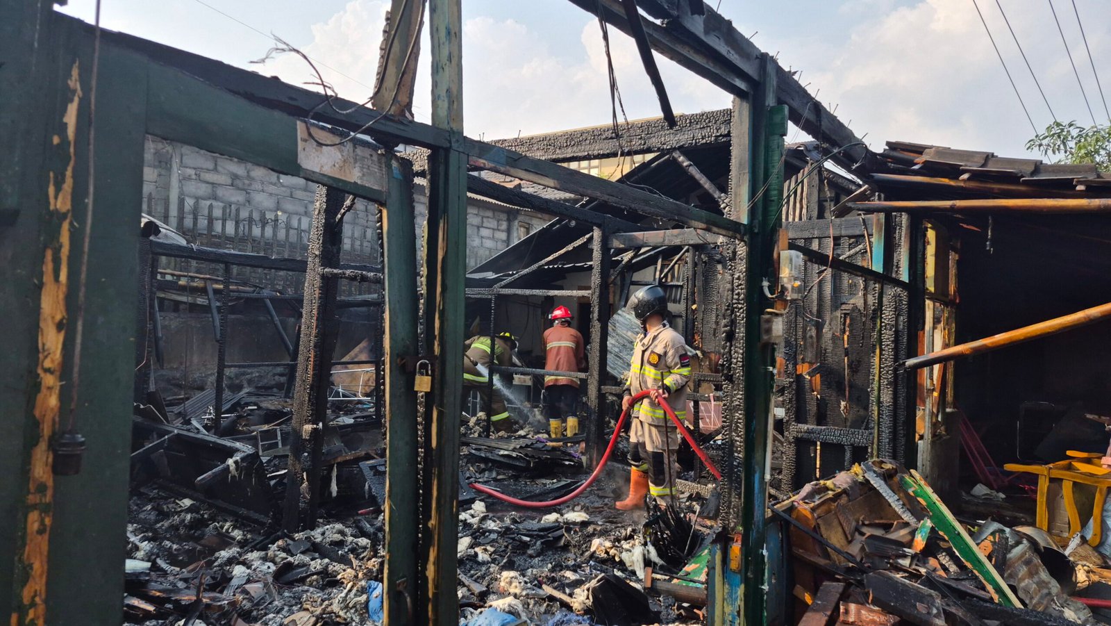 Gudang Meubel di Tempuran Magelang Ludes Terbakar