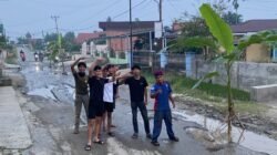 Aksi Protes Warga: Pohon Pisang Ditanam di Tengah Jalan Nasional Desa Lubuk Suli yang Rusak Parah