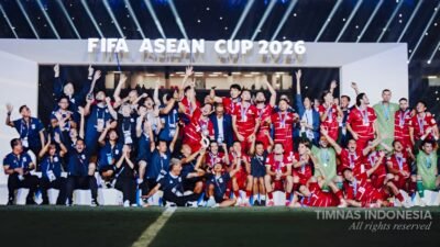 Tangkapan layar saat Indonesia angkat piala FIFA ASEAN Cup 2026