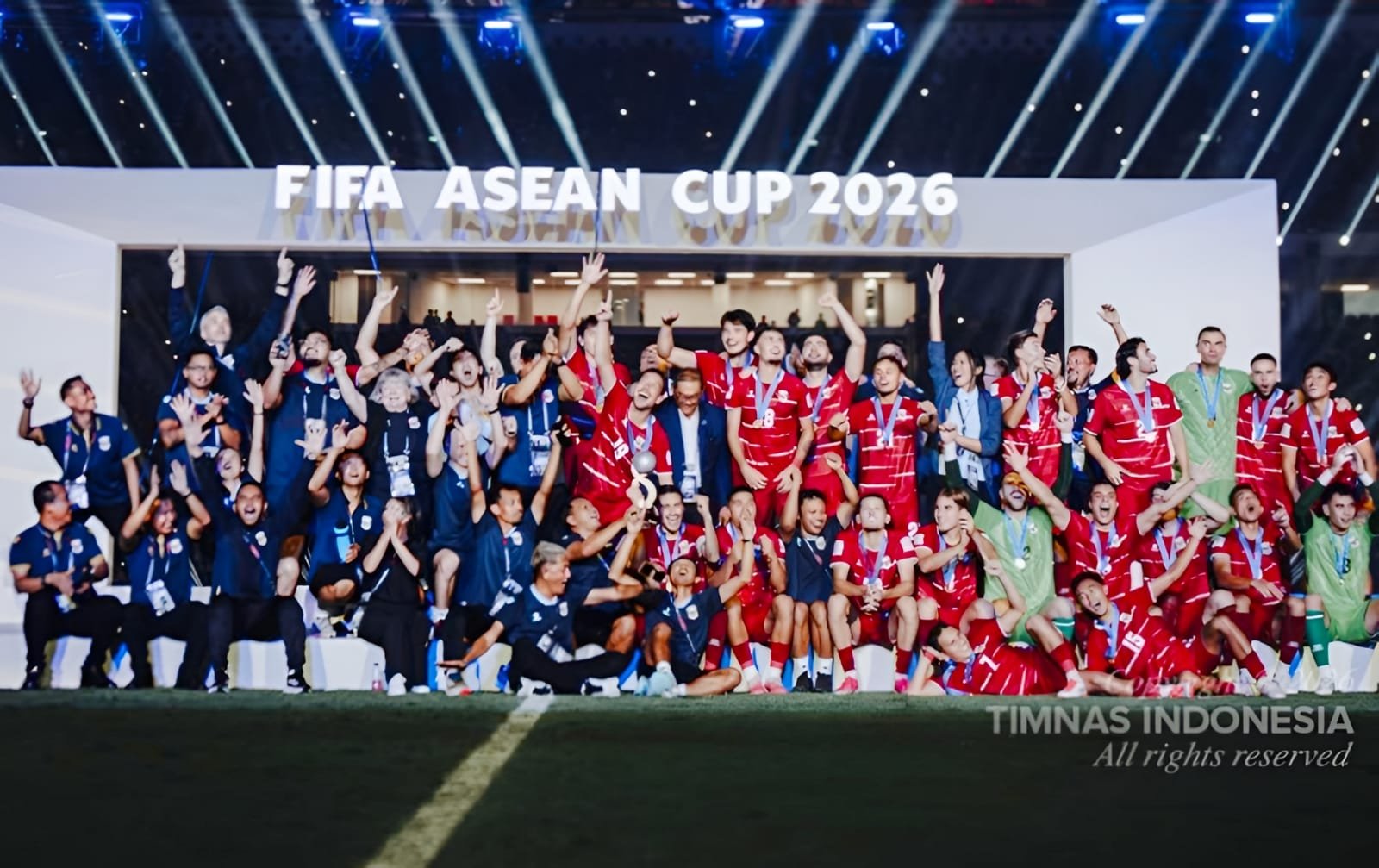 Tangkapan layar saat Indonesia angkat piala FIFA ASEAN Cup 2026